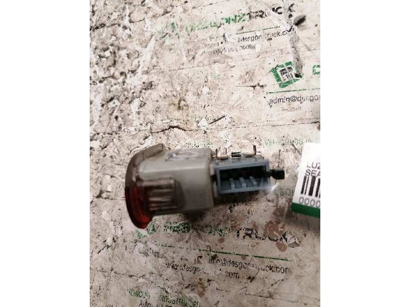 Recambio de luz interior para seat leon (1m1) referencia OEM IAM 1J0947411B 2 PINS 