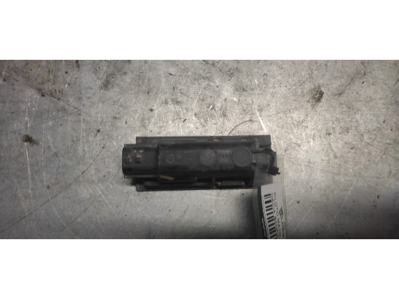 Recambio de piloto matricula para dacia sandero referencia OEM IAM   2 PINS