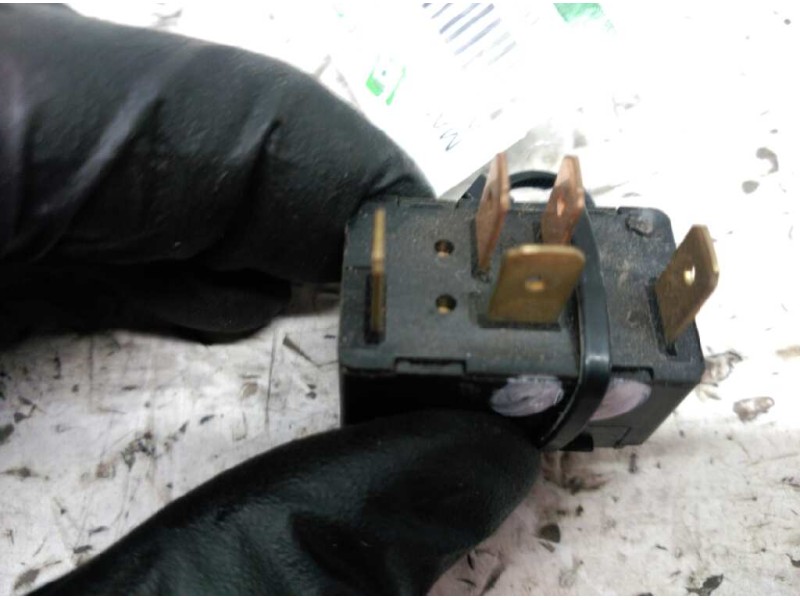 Recambio de mando elevalunas trasero derecho para audi a4 berlina (b5) 1.8 referencia OEM IAM 4A0959855A01C  