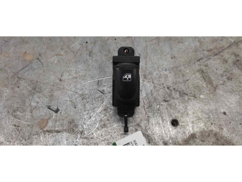 Recambio de mando elevalunas delantero derecho para hyundai accent (mc) gl referencia OEM IAM 935782D000 7 PINS 