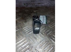 Recambio de mando elevalunas delantero izquierdo para scania serie p/g/r (l-clase) fsa g440 (4x2) corto cg 14 referencia OEM IAM