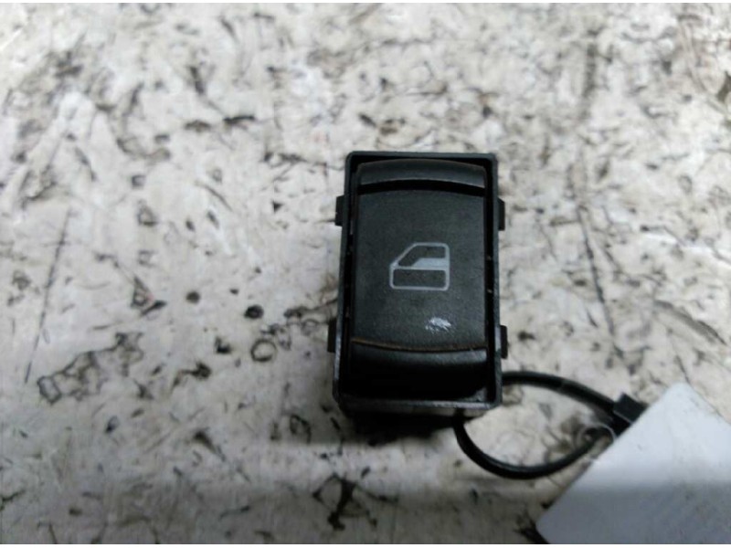 Recambio de mando elevalunas trasero derecho para volkswagen passat berlina (3b3) v6 tdi executive referencia OEM IAM   