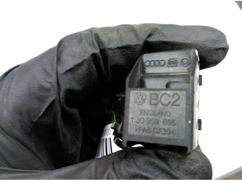Recambio de mando elevalunas trasero derecho para volkswagen passat berlina (3b3) v6 tdi executive referencia OEM IAM   