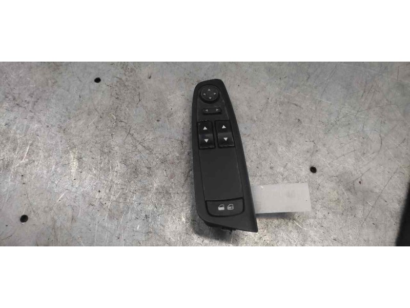 Recambio de mando elevalunas delantero izquierdo para fiat stilo (192) 1.9 jtd 115 referencia OEM IAM B569  