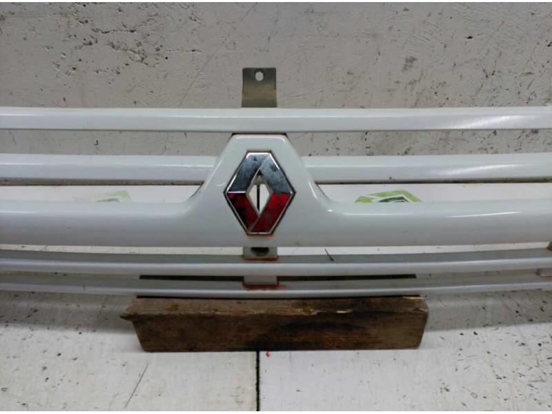 Recambio de rejilla paragolpes central para renault trafic (desde 5.89) t 1100 referencia OEM IAM   
