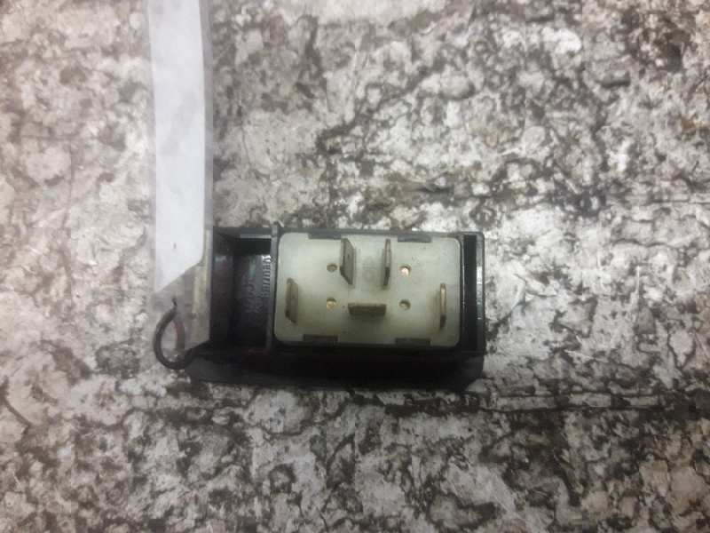 Recambio de mando elevalunas delantero derecho para volkswagen polo berlina (6n2) conceptline referencia OEM IAM 6X0959855A 5 PI