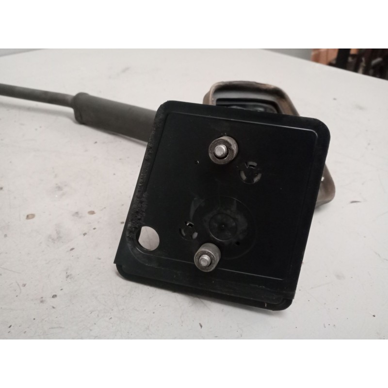 Recambio de brazo retrovisor izquierdo para iveco eurocargo 05.03  fki 100 e tráfico urbano referencia OEM IAM   