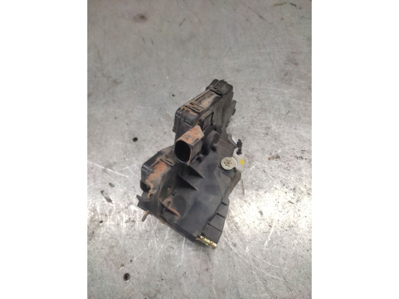 Recambio de cerradura puerta trasera izquierda para bmw serie 3 berlina (e46) 320d referencia OEM IAM  7 PINS 