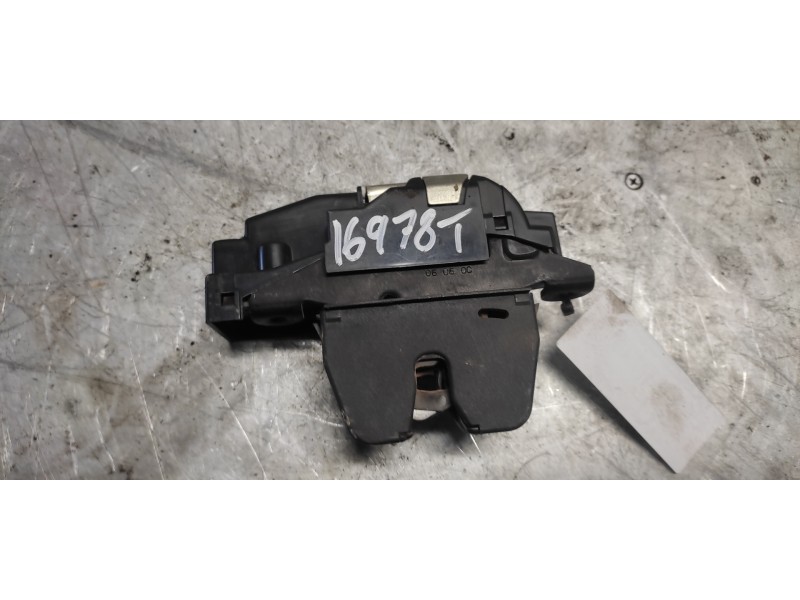 Recambio de cerradura maletero / porton para peugeot 207 urban referencia OEM IAM 9660403980 3 PINS 