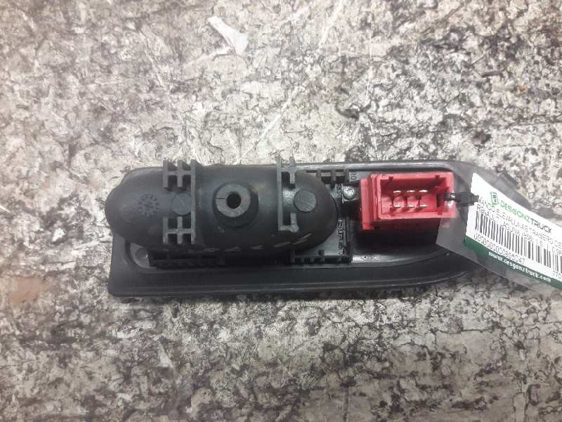 Recambio de mando elevalunas trasero derecho para renault laguna (b56) 1.6 referencia OEM IAM 7701707067 6 PINS 