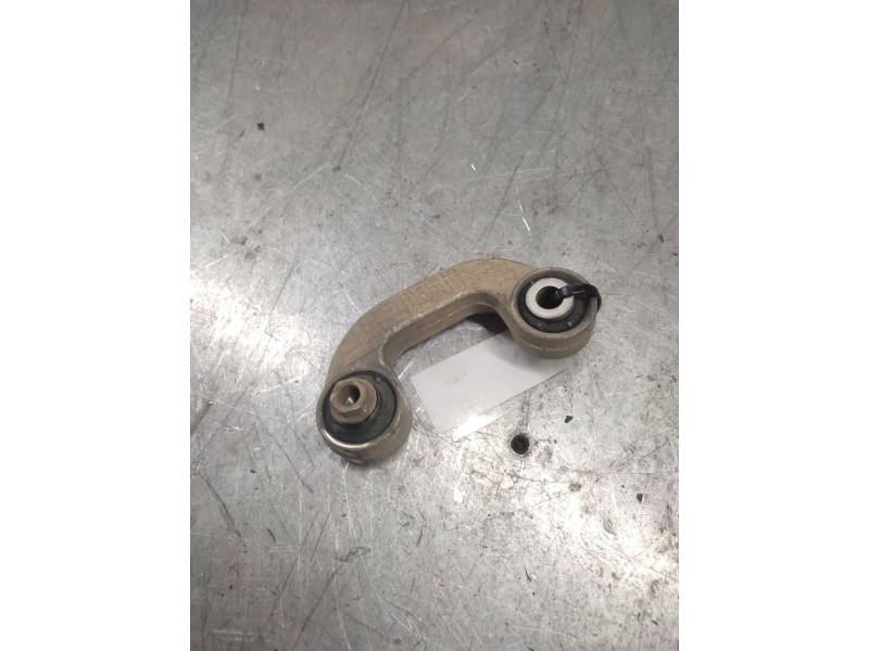 Recambio de tirante delantero para audi a4 berlina (8e) 1.9 tdi referencia OEM IAM 4D0411317K  