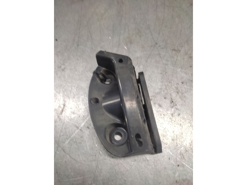 Recambio de soportes paragolpes para bmw serie 3 berlina (e90) 320d referencia OEM IAM 51127118194  TRASERO DERECHO