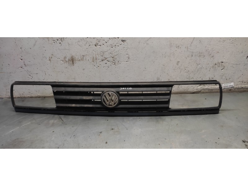 Recambio de rejilla delantera para volkswagen jetta (165/167) 1.6 referencia OEM IAM 165853664B  