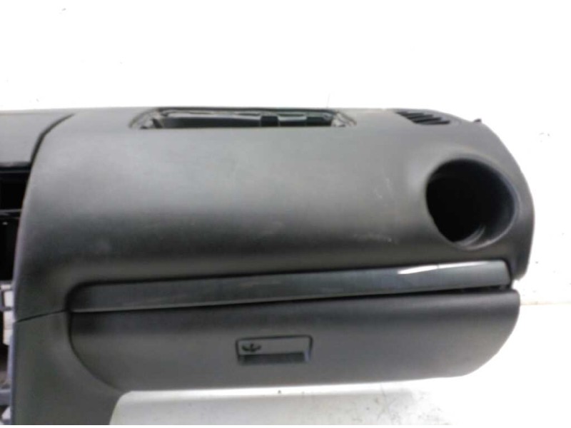 Recambio de salpicadero para mazda 6 berlina (gg) 2.0 crtd 143 active (4-ptas.) referencia OEM IAM   