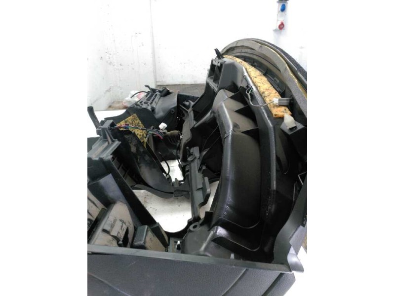 Recambio de salpicadero para mazda 6 berlina (gg) 2.0 crtd 143 active (4-ptas.) referencia OEM IAM   