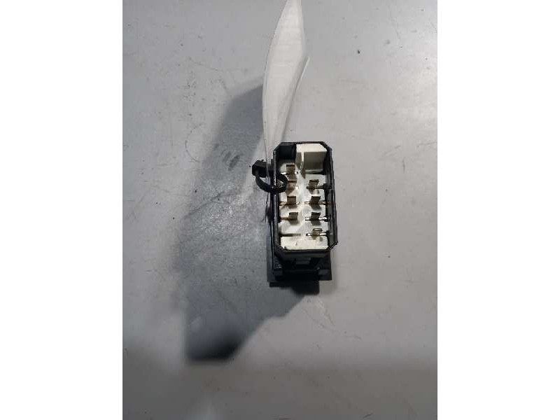 Recambio de mando elevalunas delantero izquierdo para renault magnum ab 2005 12.8 diesel referencia OEM IAM   