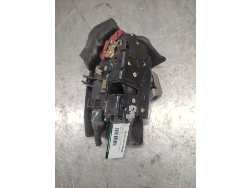 Recambio de cerradura puerta trasera derecha para audi a4 berlina (8e) 1.9 tdi (96kw) referencia OEM IAM   