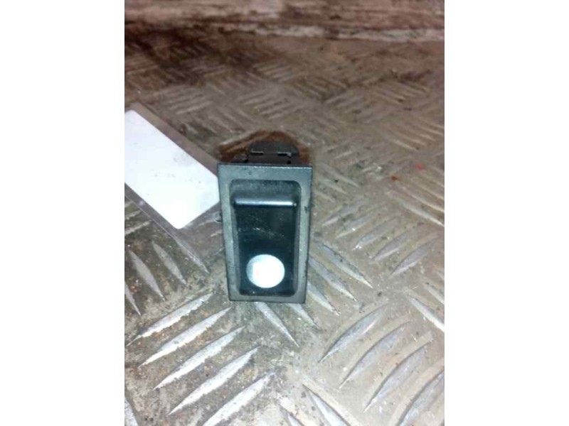 Recambio de mando elevalunas delantero izquierdo para renault magnum ab 2005 12.8 diesel referencia OEM IAM   