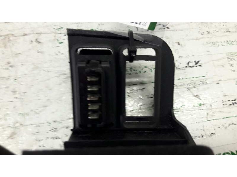 Recambio de mando elevalunas delantero derecho para peugeot 205 berlina 1.8 d generation referencia OEM IAM   