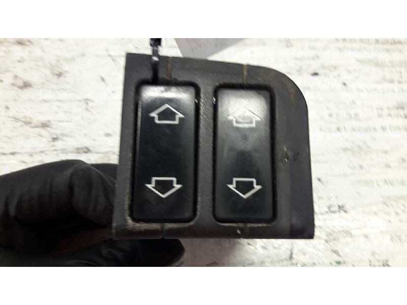 Recambio de mando elevalunas delantero izquierdo para peugeot 205 berlina 1.8 d generation referencia OEM IAM   