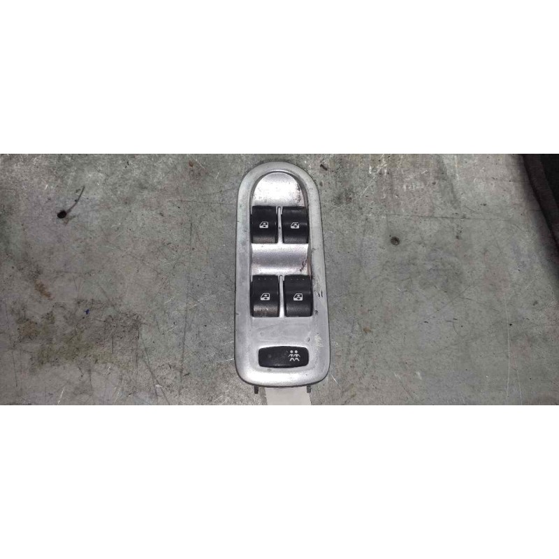 Recambio de mando elevalunas delantero izquierdo para renault megane ii berlina 5p confort authentique referencia OEM IAM   