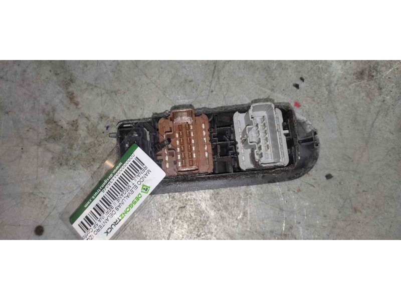 Recambio de mando elevalunas delantero izquierdo para renault megane ii berlina 5p confort authentique referencia OEM IAM   