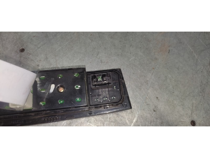 Recambio de mando elevalunas delantero izquierdo para hyundai matrix (fc) 1.6 gls referencia OEM IAM 9357017100  