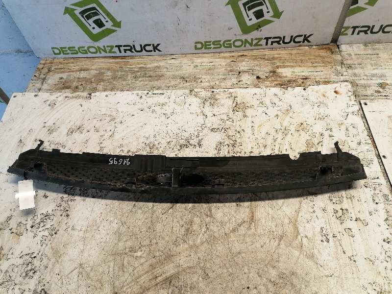 Recambio de rejilla delantera para ford fiesta (cbk) ambiente referencia OEM IAM 2S618A133BW  