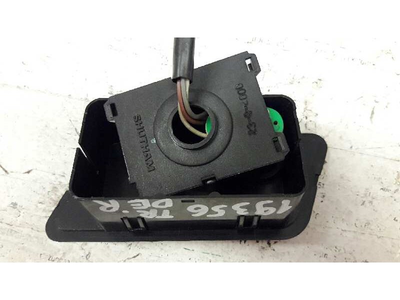 Recambio de mando elevalunas trasero derecho para tata safari 1.9 referencia OEM IAM   