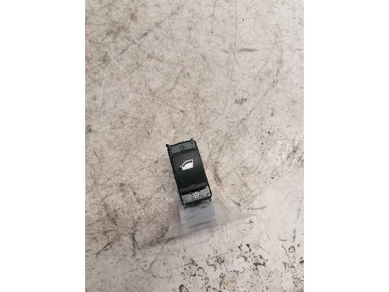 Recambio de mando elevalunas delantero derecho para peugeot 208 style referencia OEM IAM 96751118ZD 6 PINS 