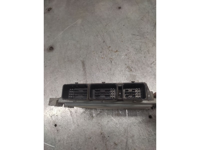 Recambio de centralita motor uce para renault laguna iii referencia OEM IAM 8200882381  8200726923