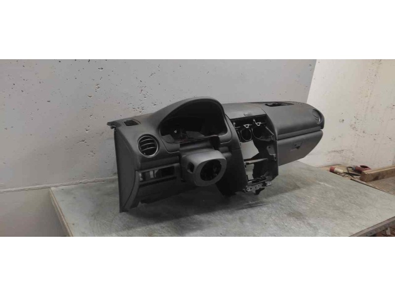 Recambio de salpicadero para mazda 6 berlina (gg) 2.0 crtd 136 active (4-ptas.) referencia OEM IAM   