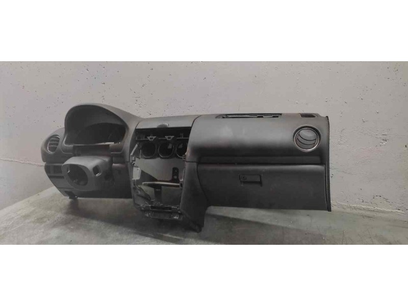 Recambio de salpicadero para mazda 6 berlina (gg) 2.0 crtd 136 active (4-ptas.) referencia OEM IAM   