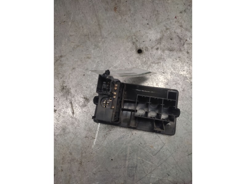 Recambio de boton regulacion de faros para renault kangoo dynamique referencia OEM IAM 8200379685  4 PINS