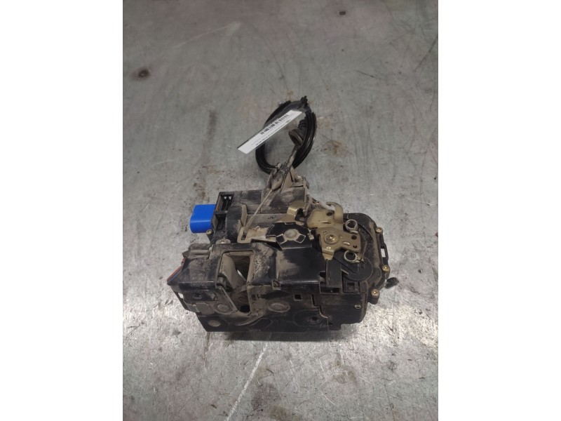 Recambio de cerradura puerta delantera derecha para skoda fabia (6y2/6y3) classic referencia OEM IAM 3B1837016T  8 PINS