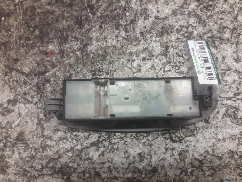 Recambio de mando elevalunas delantero izquierdo para nissan almera tino (v10m) referencia OEM IAM 80961BU4001 15 PINS 