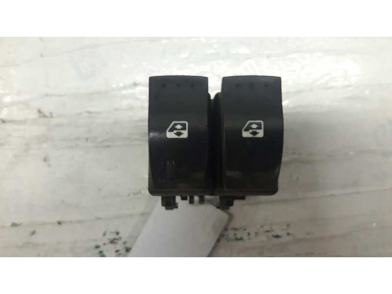 Recambio de mando elevalunas delantero izquierdo para renault megane ii berlina 5p confort authentique referencia OEM IAM   