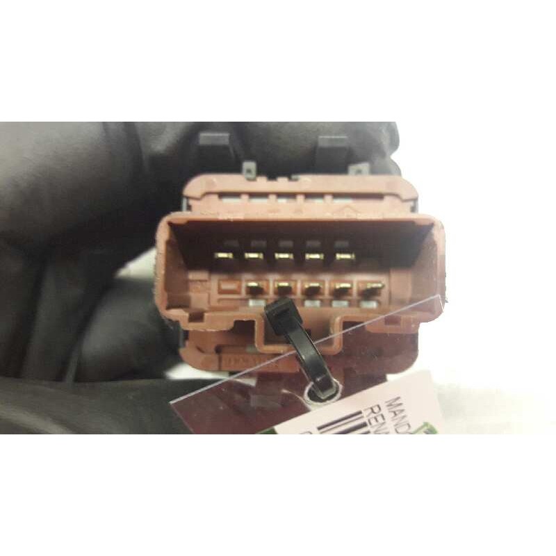 Recambio de mando elevalunas delantero izquierdo para renault megane ii berlina 5p confort authentique referencia OEM IAM   