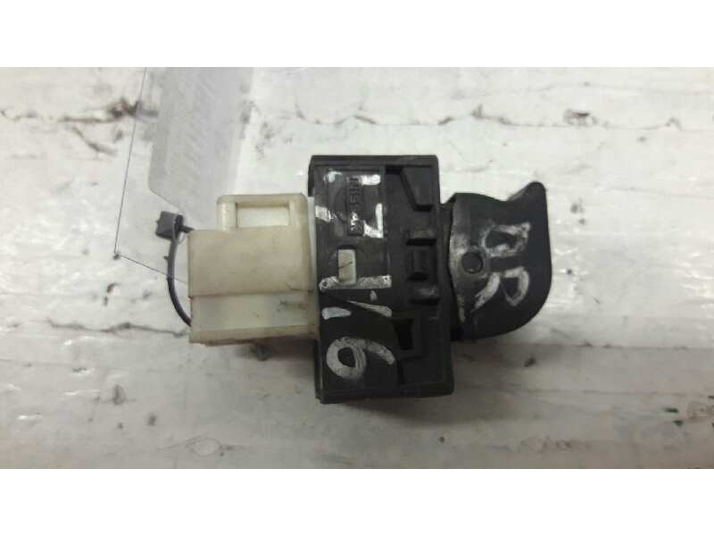 Recambio de mando elevalunas delantero derecho para nissan almera (n15) 2.0 diesel referencia OEM IAM   