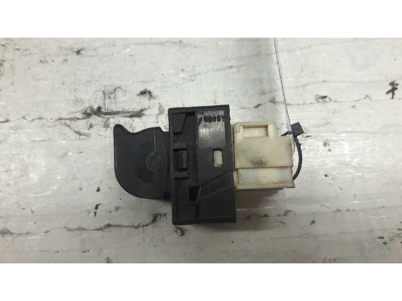 Recambio de mando elevalunas delantero derecho para nissan almera (n15) 2.0 diesel referencia OEM IAM   