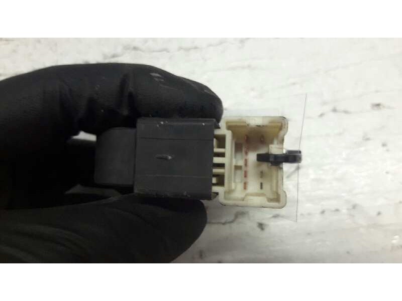 Recambio de mando elevalunas delantero derecho para nissan almera (n15) 2.0 diesel referencia OEM IAM   