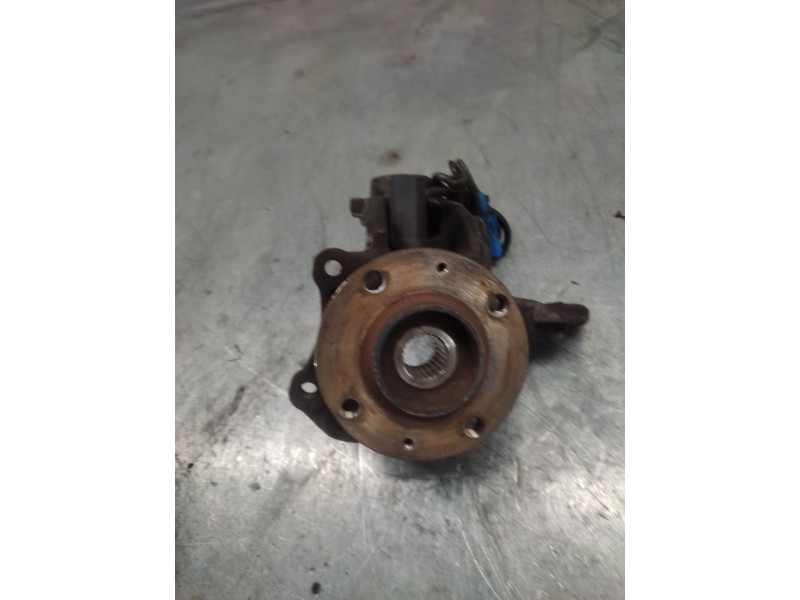 Recambio de mangueta delantera izquierda para citroën c3 picasso attraction referencia OEM IAM   