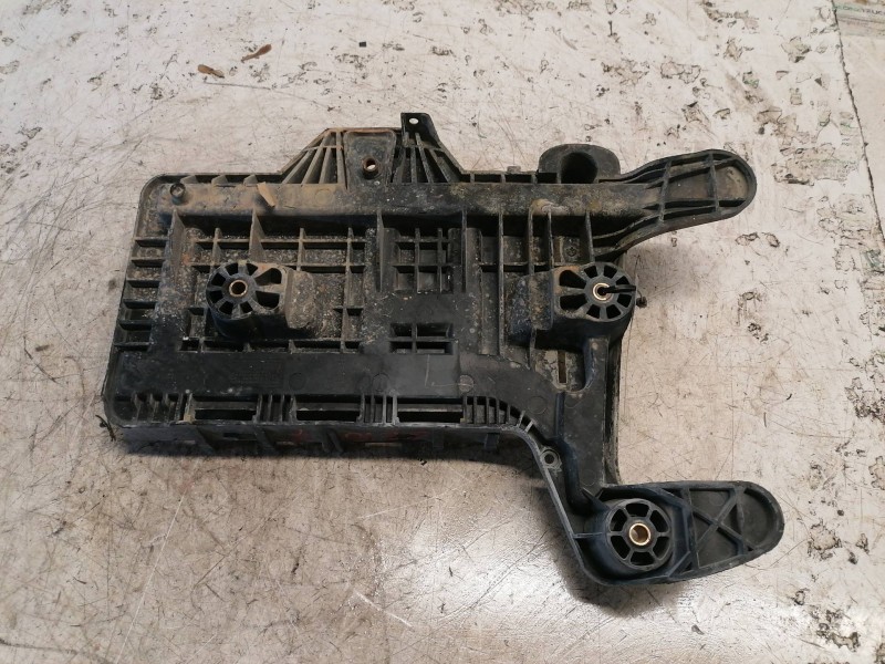 Recambio de soporte bateria para seat leon (1p1) comfort limited referencia OEM IAM 1K0915333C  
