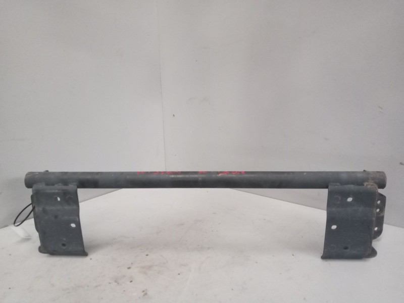 Recambio de traviesa frontal superior para nissan atleon 120 referencia OEM IAM   