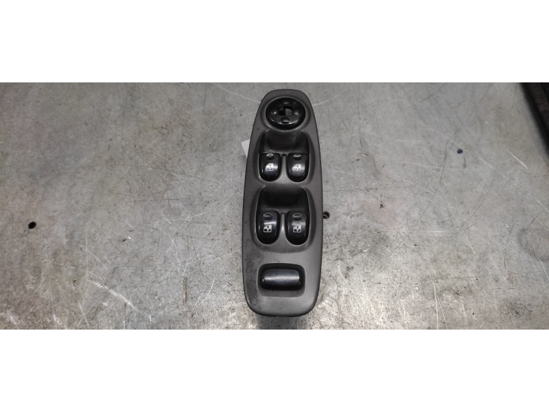 Recambio de mando elevalunas delantero izquierdo para hyundai accent (lc) referencia OEM IAM  11 PINS 