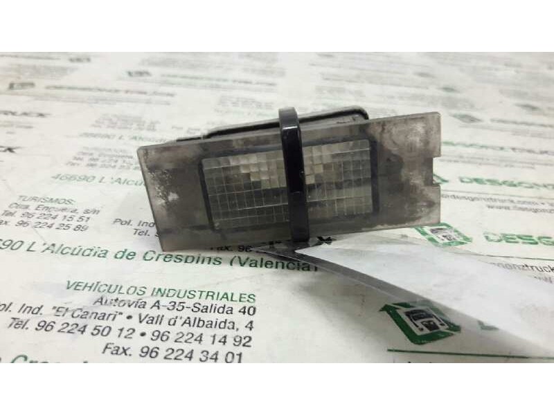 Recambio de piloto matricula para renault megane ii classic berlina confort authentique referencia OEM IAM 7700796163  
