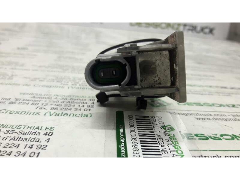 Recambio de piloto matricula para renault megane ii classic berlina confort authentique referencia OEM IAM 7700796163  