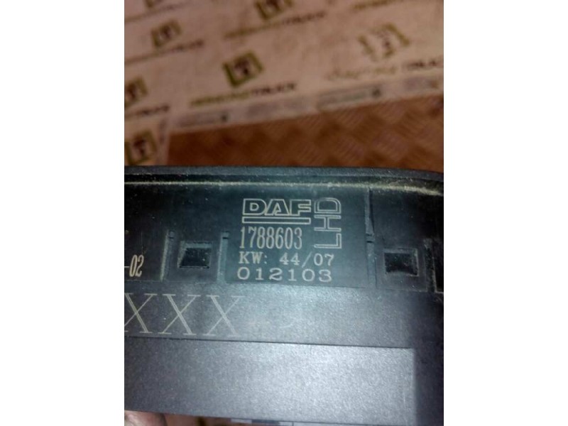 Recambio de mando elevalunas delantero izquierdo para daf serie xf105.xxx fsa 4x2 space-cab referencia OEM IAM 1788603  