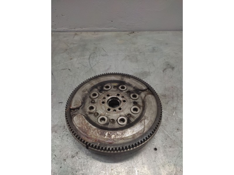 Recambio de volante motor para ford focus berlina (cap) 1.6 tdci cat referencia OEM IAM   
