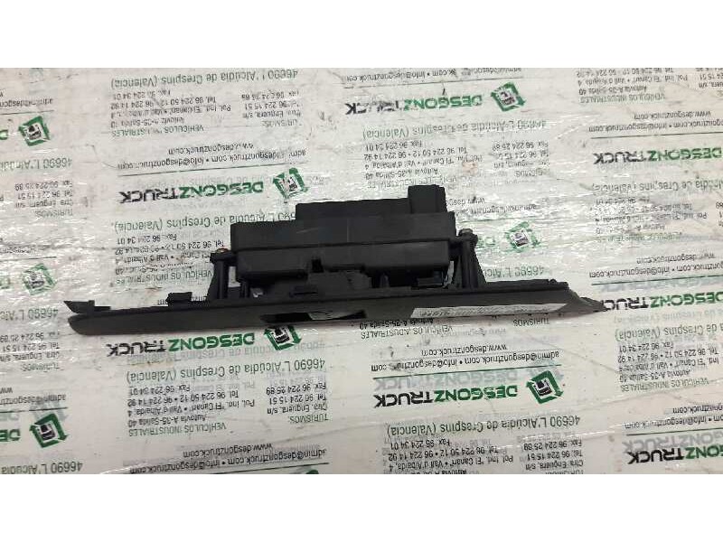 Recambio de mando elevalunas delantero derecho para mazda 3 berlina (bk) 1.6 crdt active referencia OEM IAM   